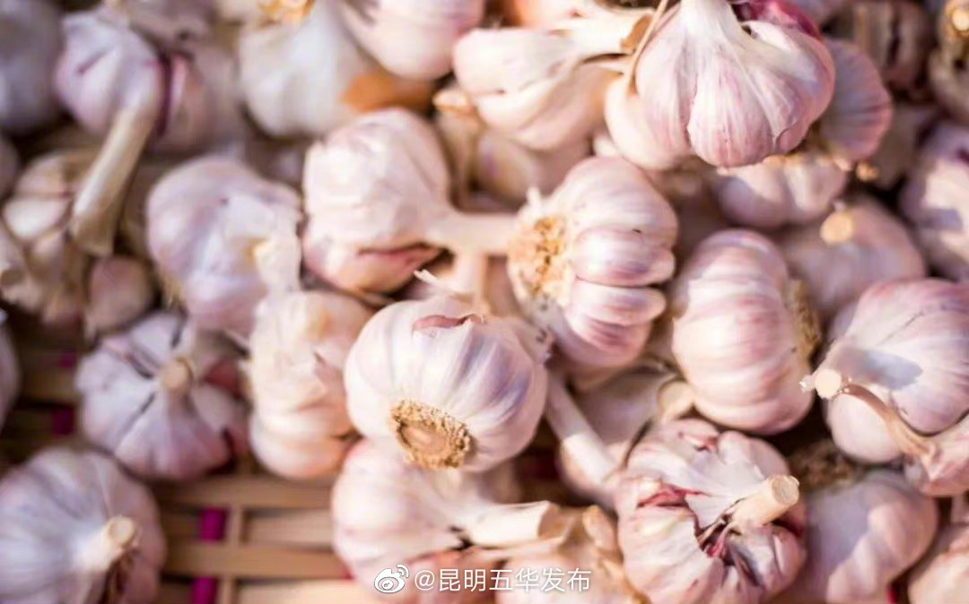 大蒜生吃更能发挥杀菌抗癌作用