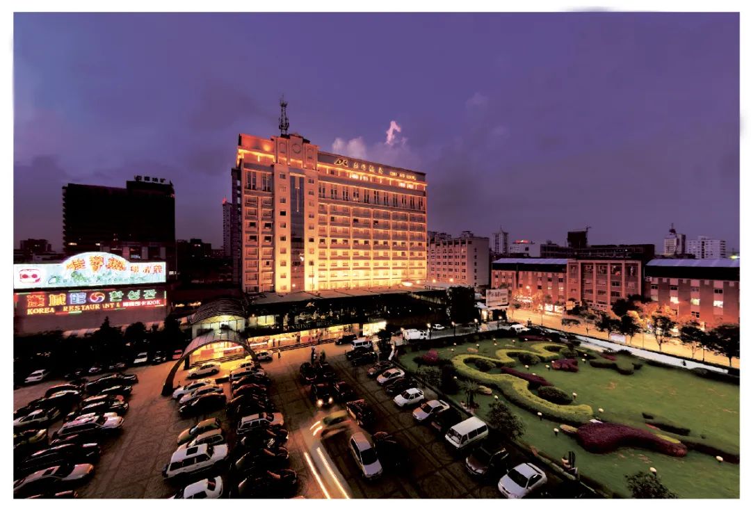 昆明轿子山旅游