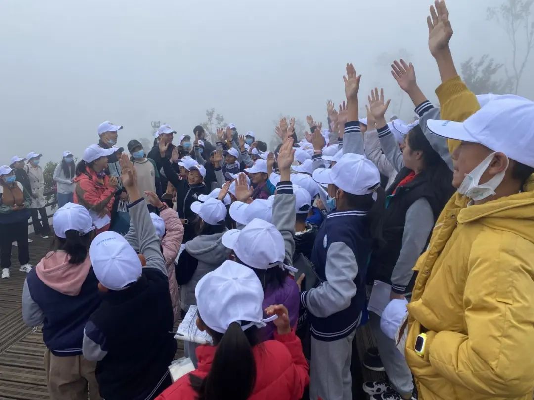 昆明轿子山旅游