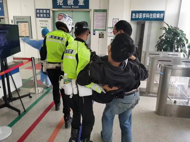 昆明交警