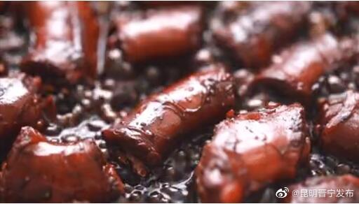 消化科医生：鸭脖美味，但不宜多吃