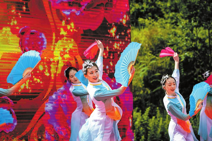 第十六届呈贡花都文化旅游节启幕