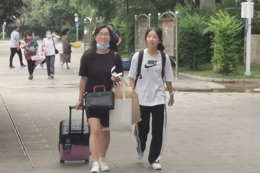 昆明西山教育体育