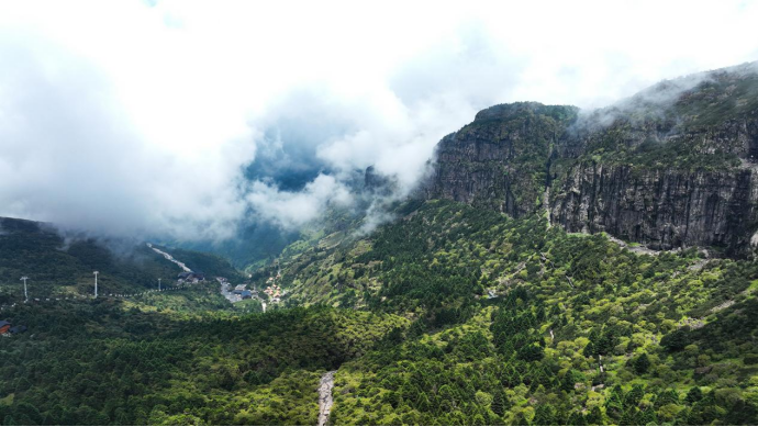 昆明轿子山旅游
