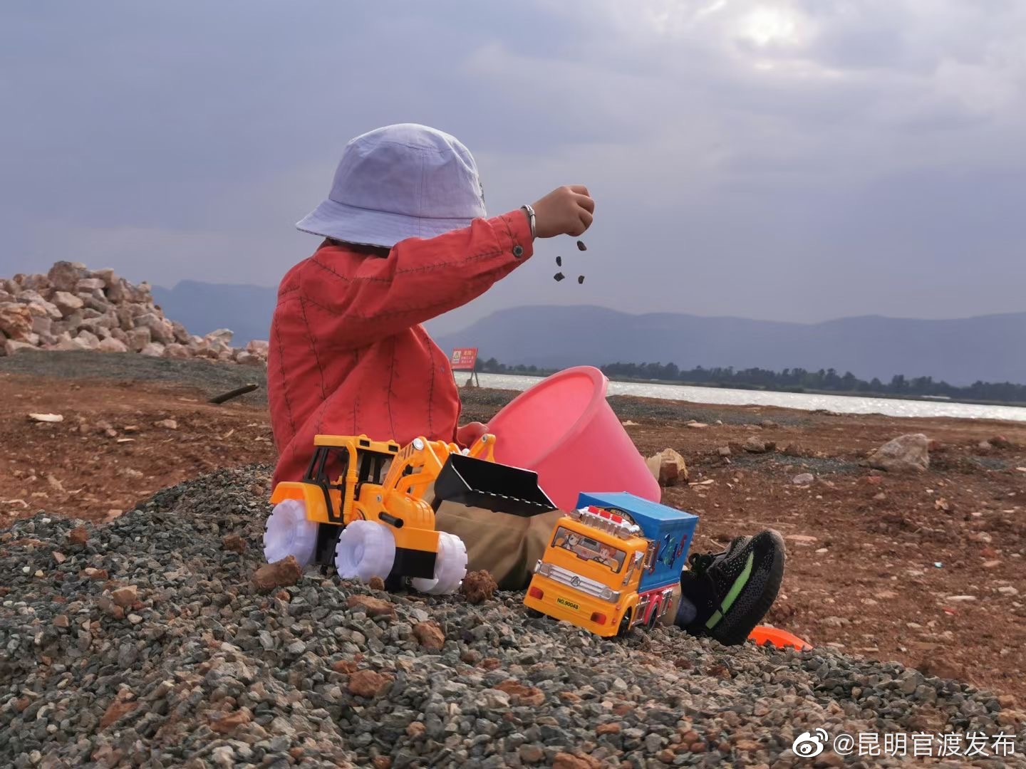 去年我国一孩出生数量跌破500万