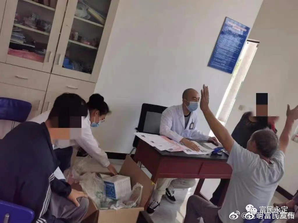 永定街道开展残障人员康复义诊活动