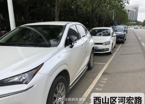 扫码缴费！昆明1.2万个泊位新增二维码地贴
