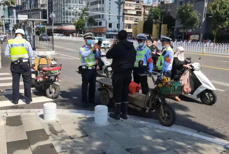 昆明交警