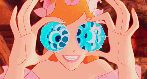 眼干的人别选高含水量隐形眼镜 