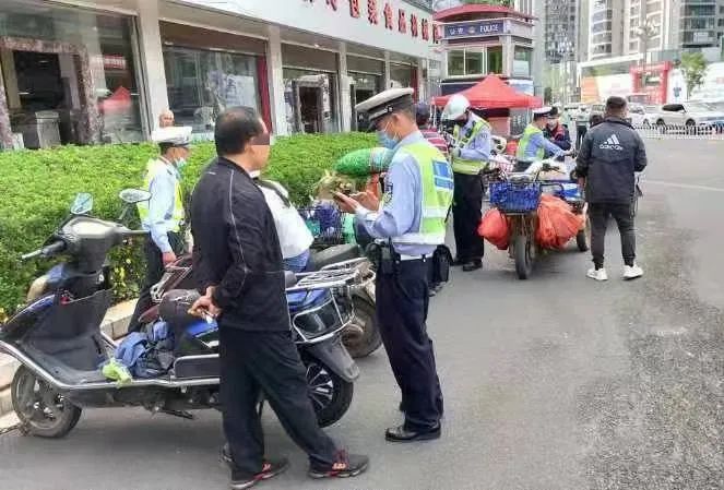 昆明交警