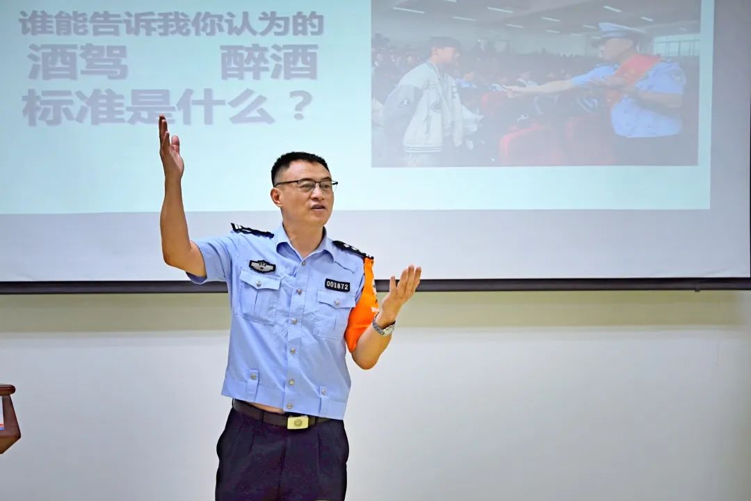 昆明交警