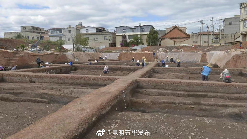 云南出土大量简牍封泥，表明西汉已对云南行使治权