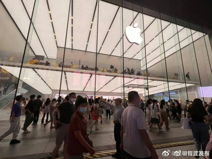 亏了！黄牛诉苦苹果14倒贴100元出