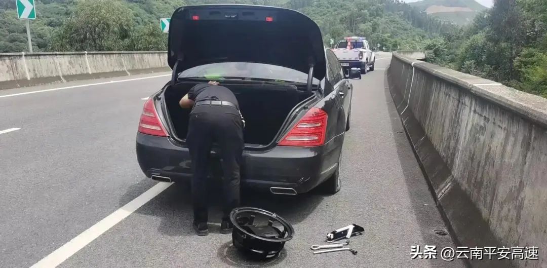 云南高速交警