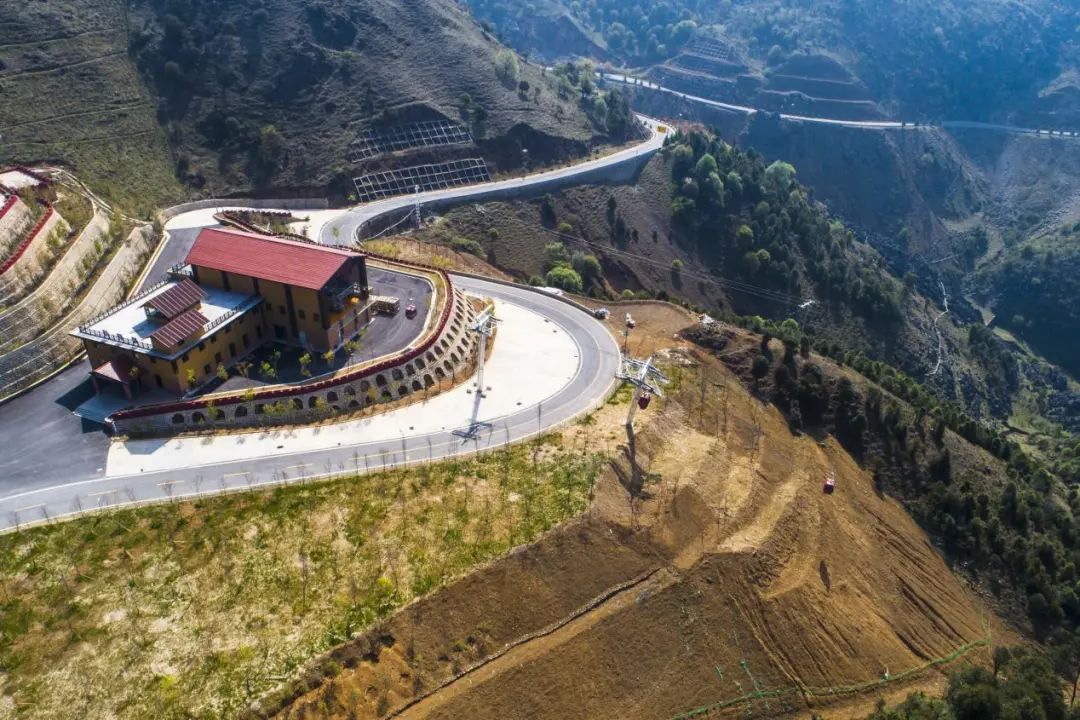 昆明轿子山旅游