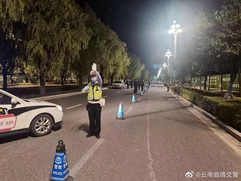 云南曲靖交警微博