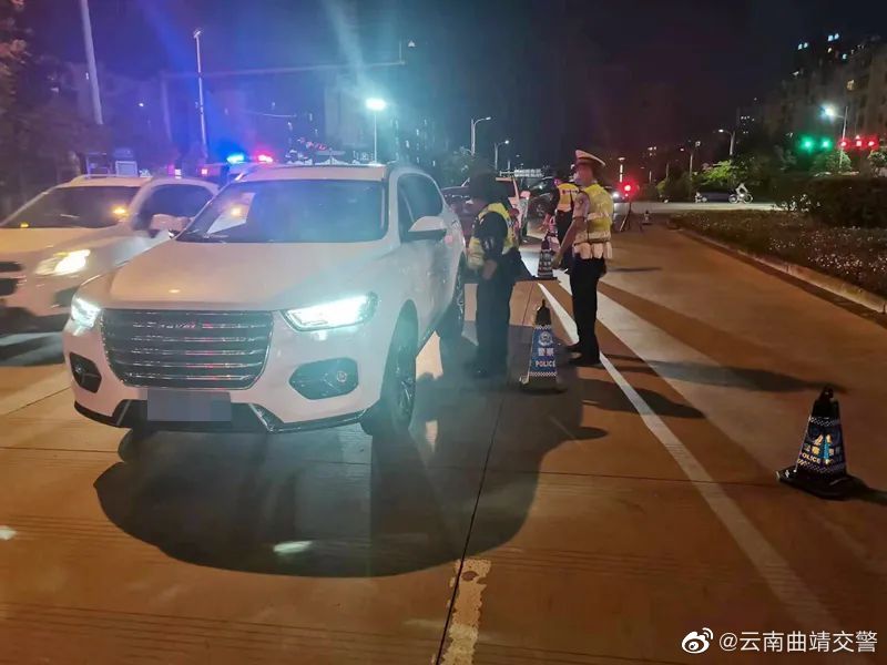 云南曲靖交警微博