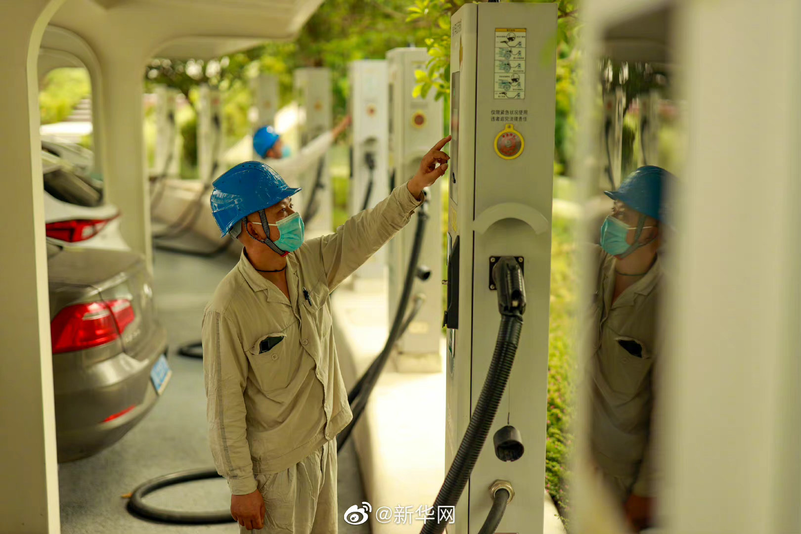 新能源汽车免征车辆购置税政策延续实施至明年底