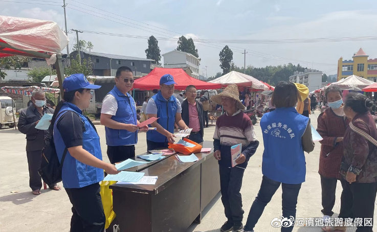 为困难群众提供“不出户、不求人”的申办服务