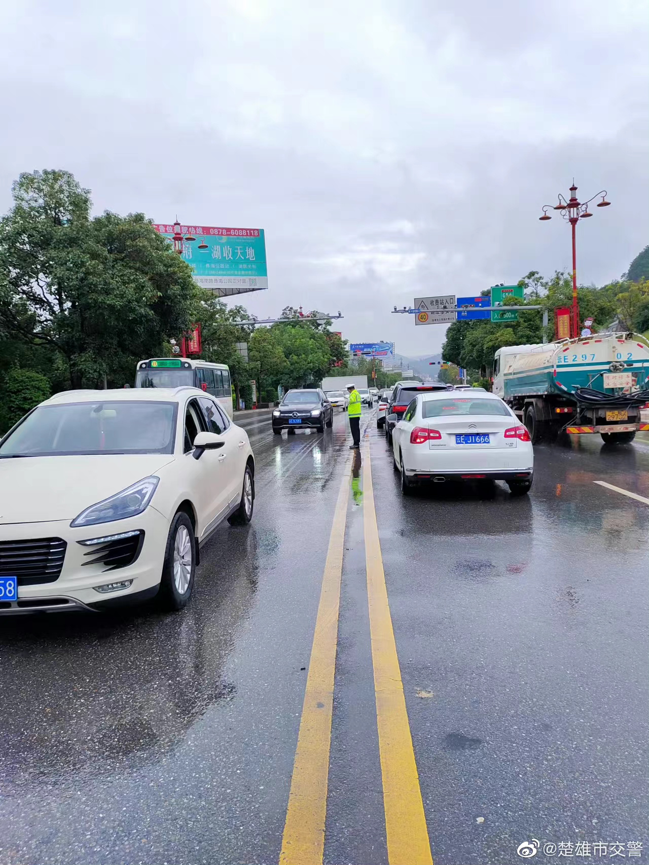 楚雄市交警微博