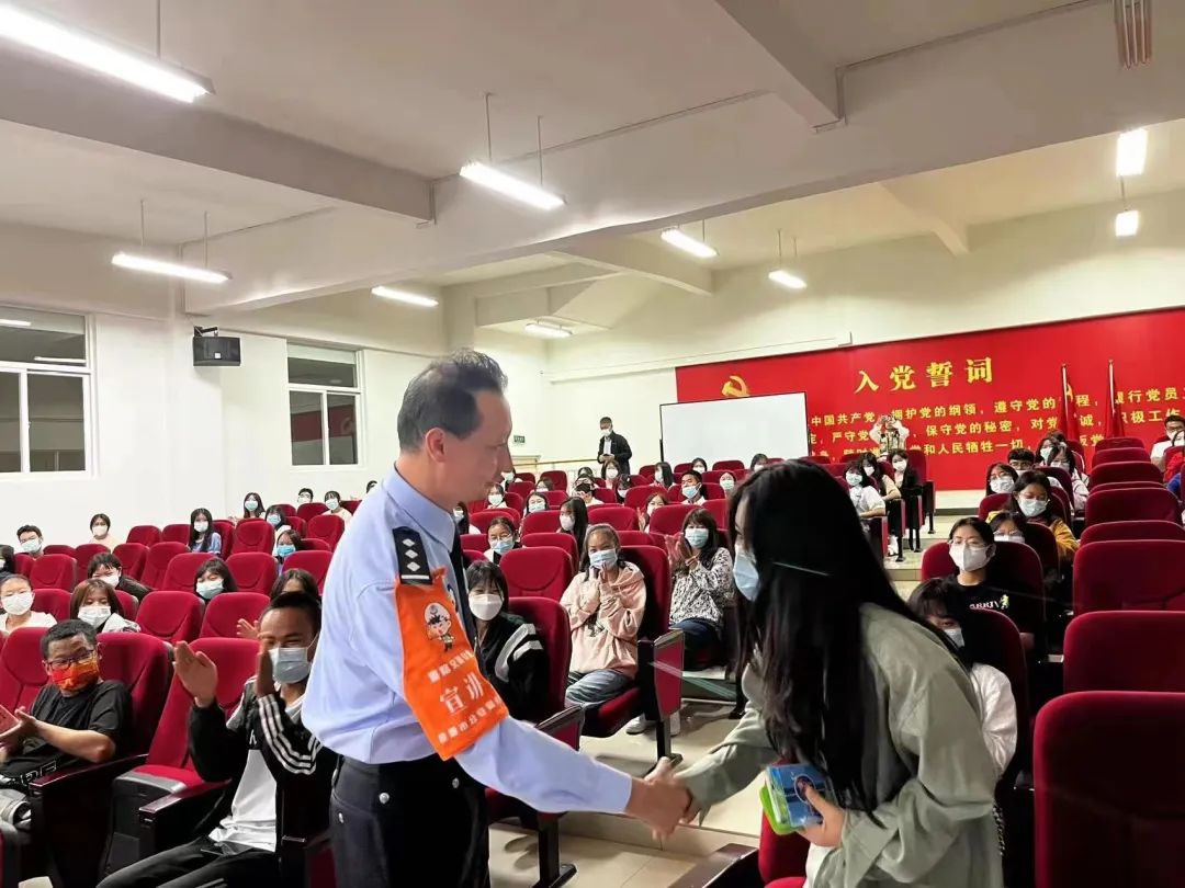 昆明交警