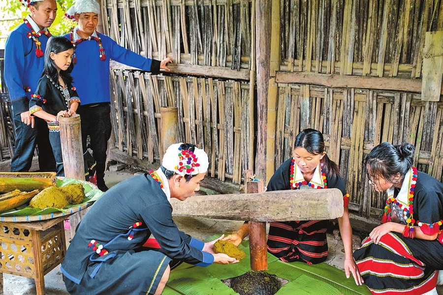 茶区成景区 茶山变金山