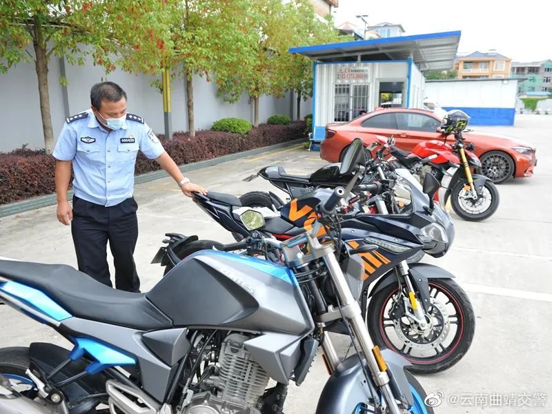 云南曲靖交警微博