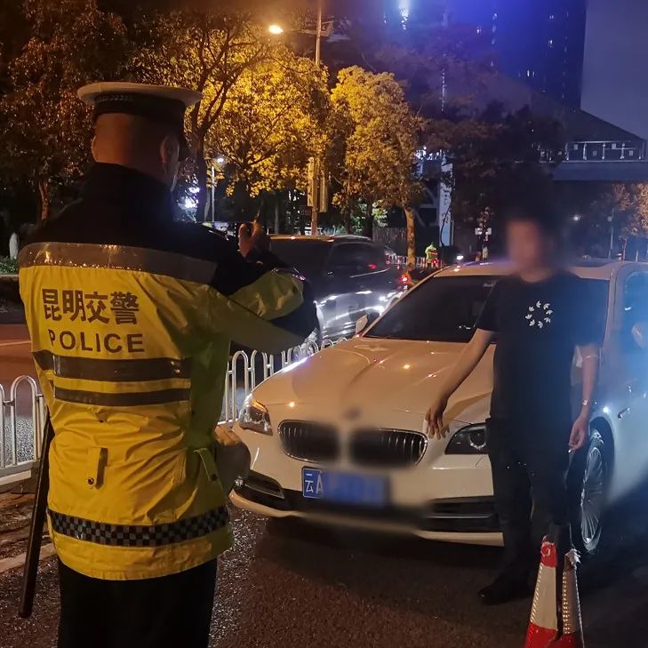 昆明交警
