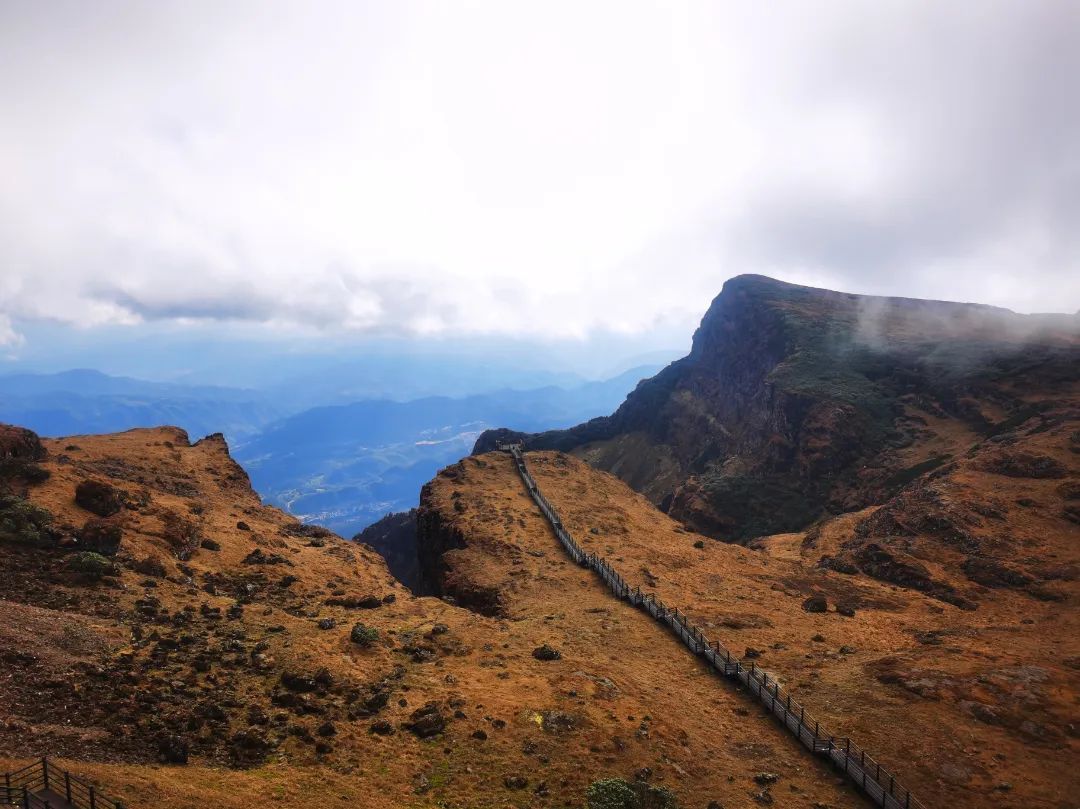 昆明轿子山旅游