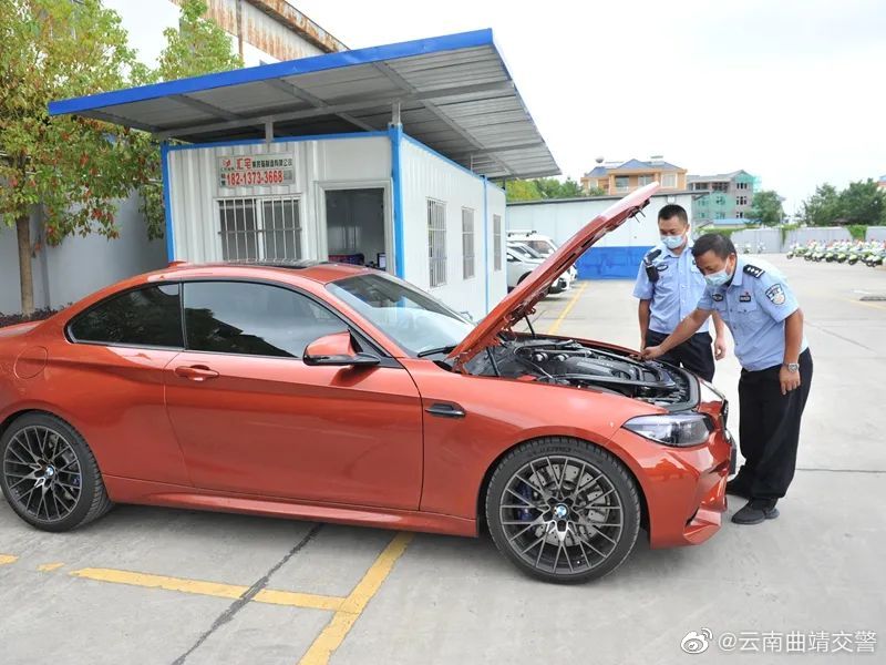 云南曲靖交警微博