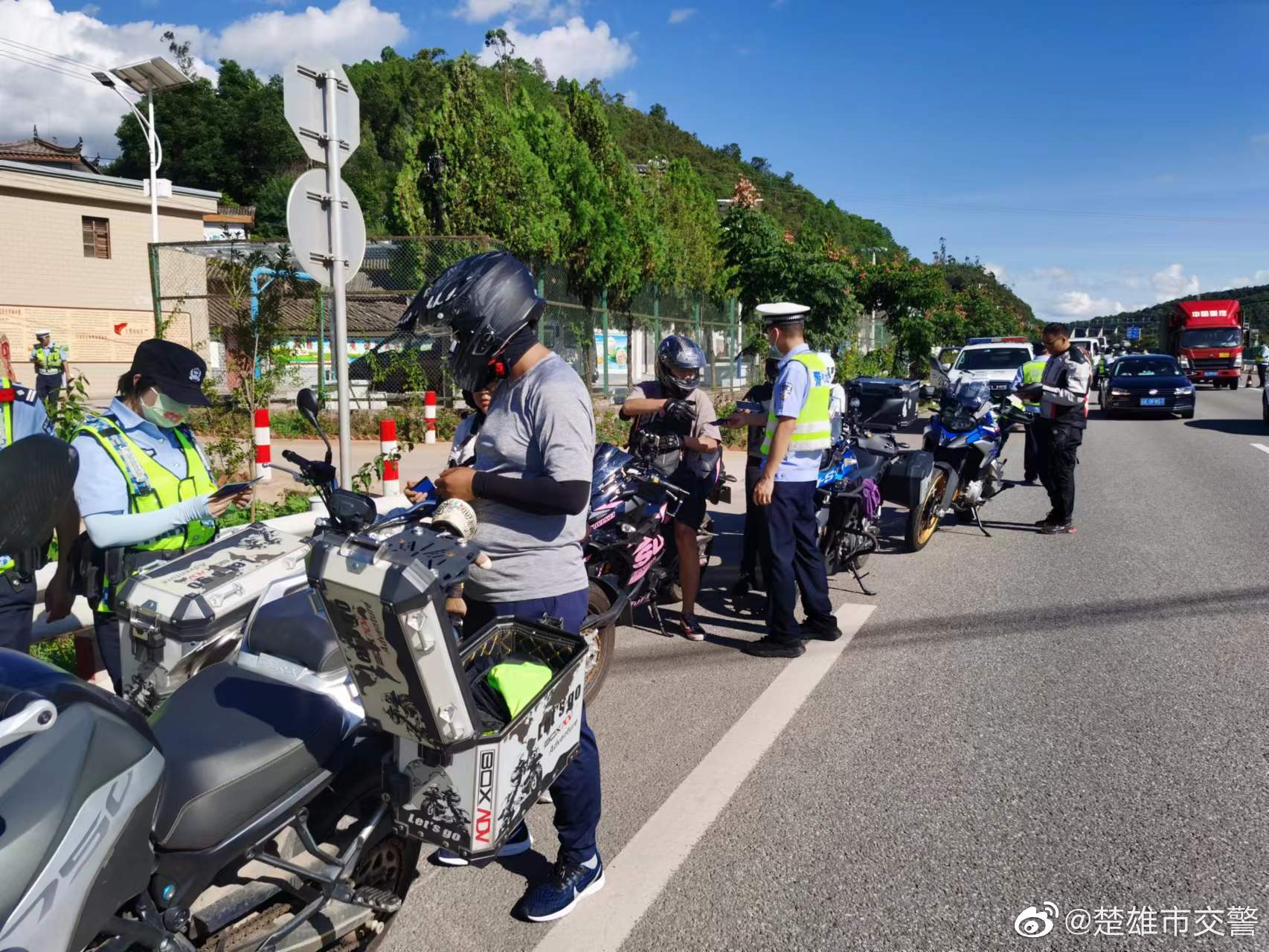 楚雄市交警微博