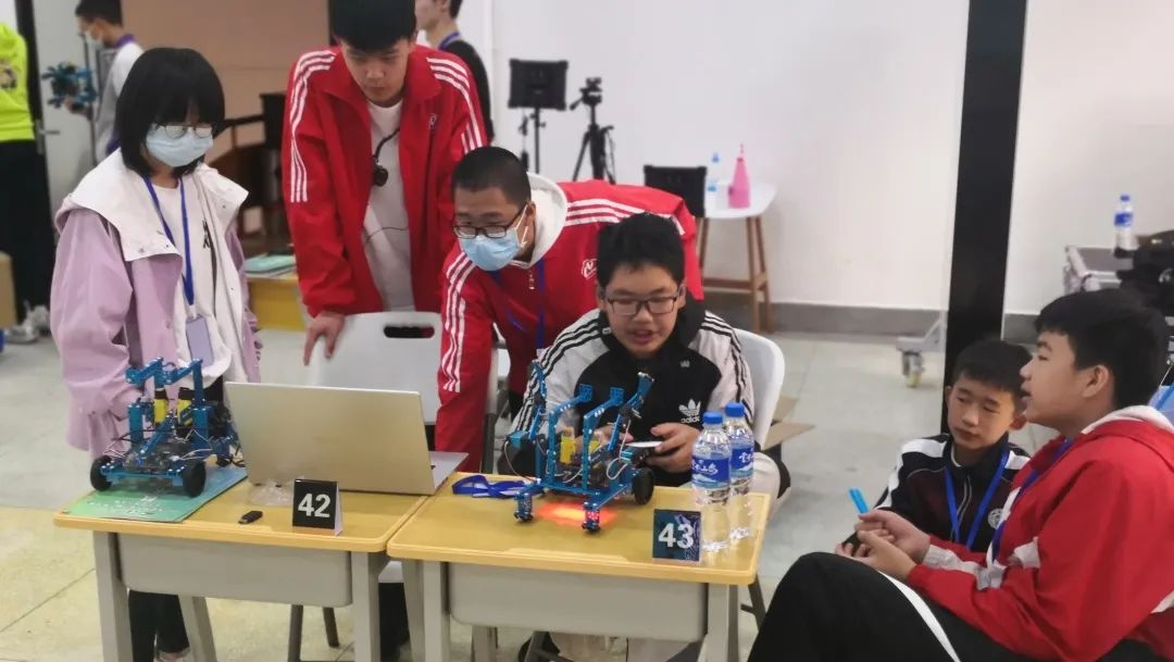 盘龙教育(微信)