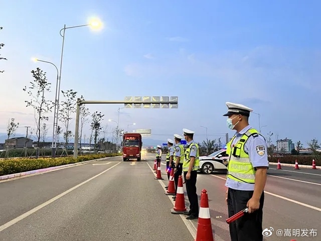 十次事故九次快！嵩明交警提醒广大驾驶员安全文明驾驶