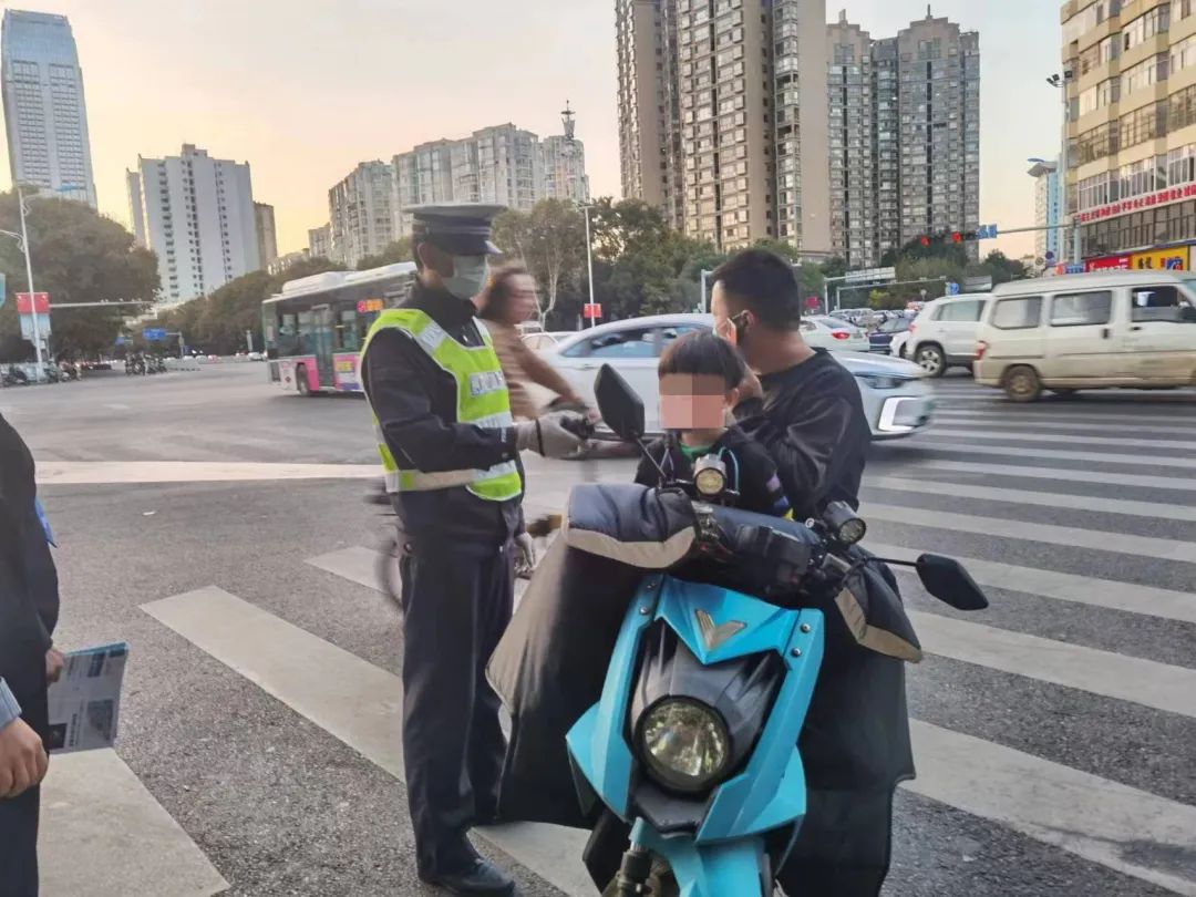 昆明交警