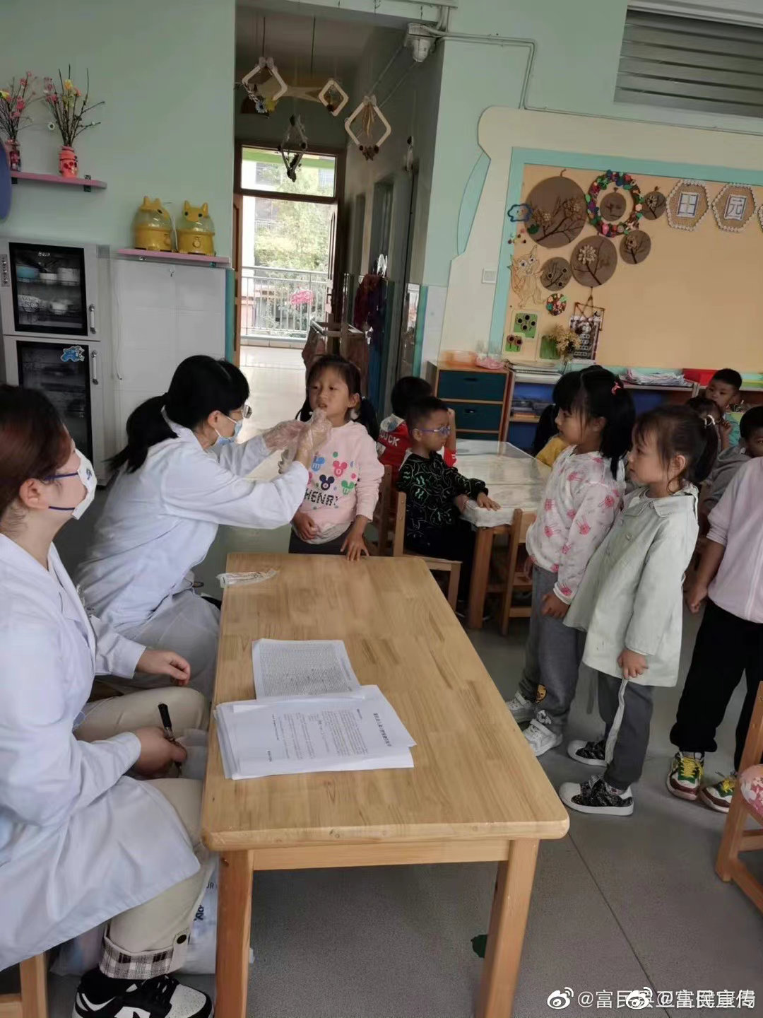 “杏林先锋”口腔健康义诊进幼儿园