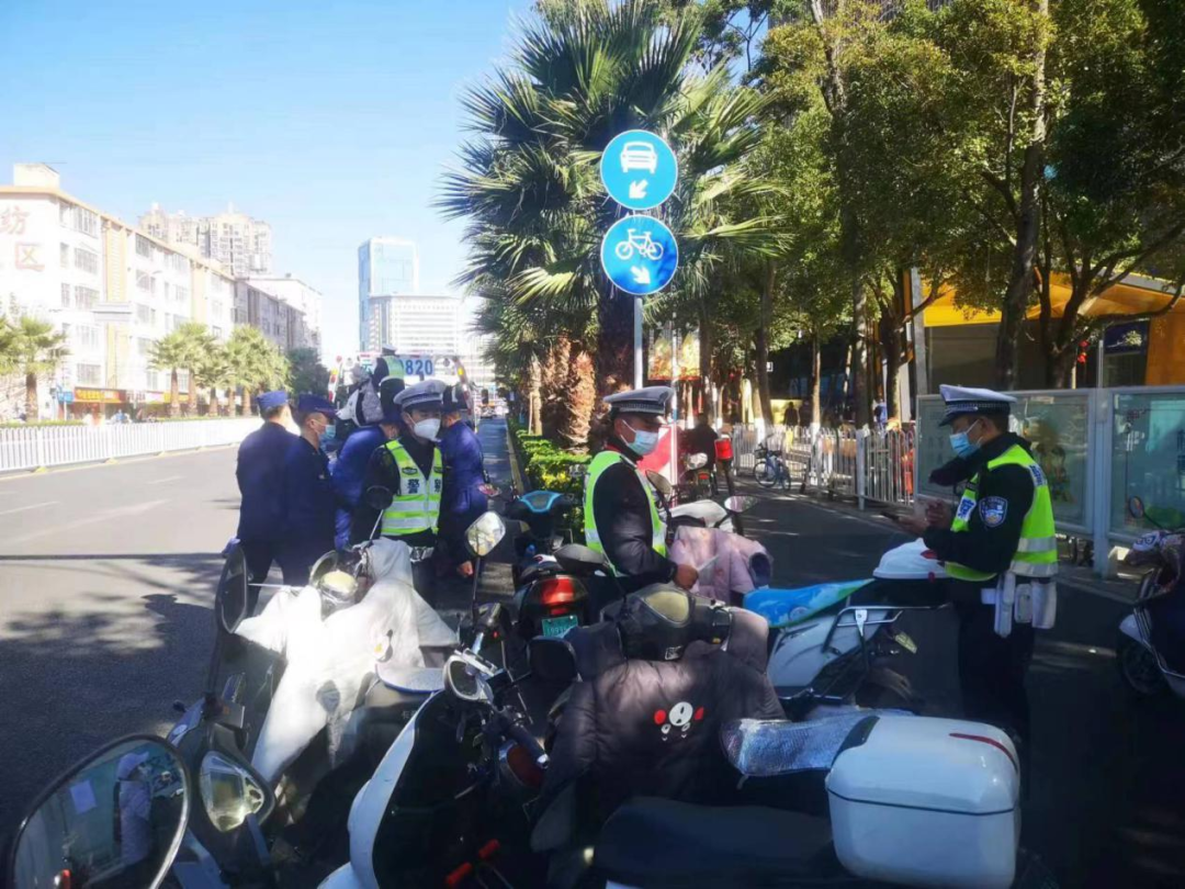 昆明交警