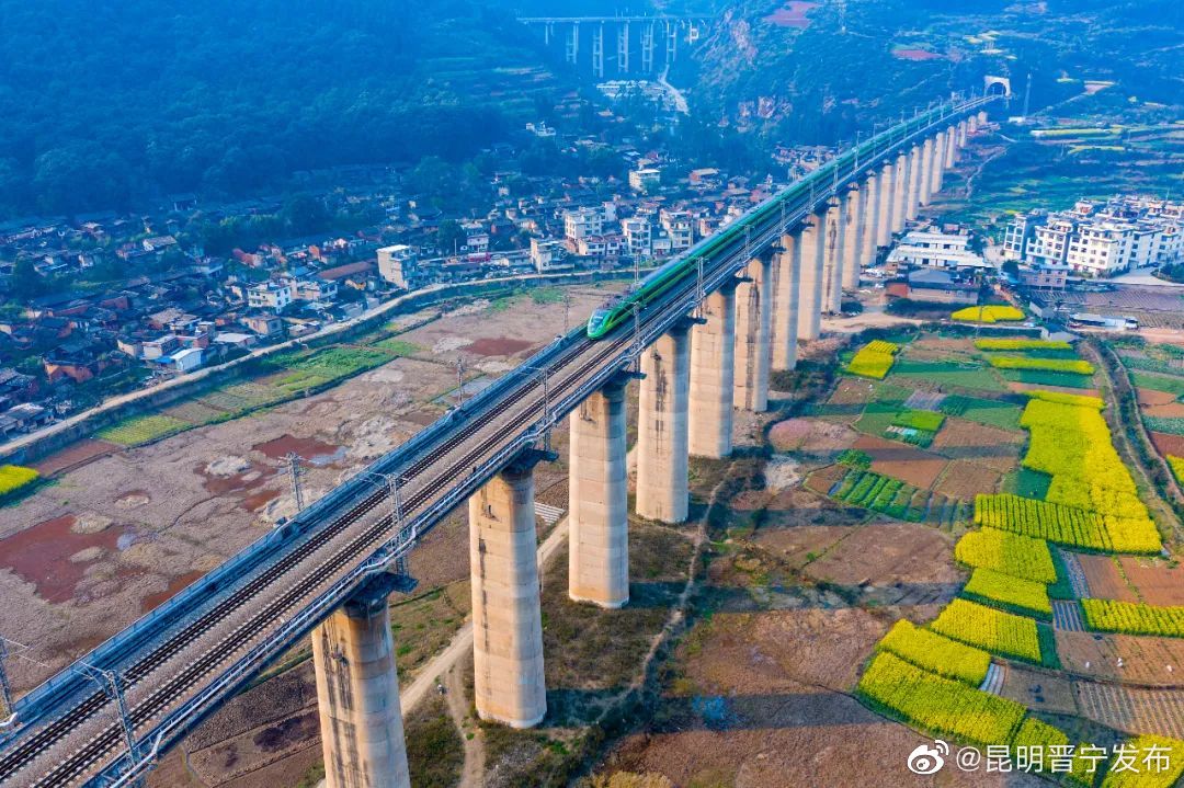 现场签约235亿元！云南在上海推介中老铁路