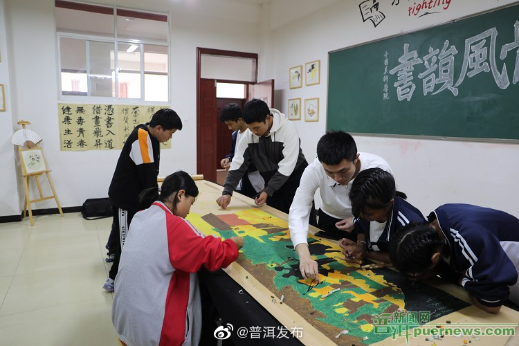 3米长卷《无量欢歌》绘制景东山河盛景