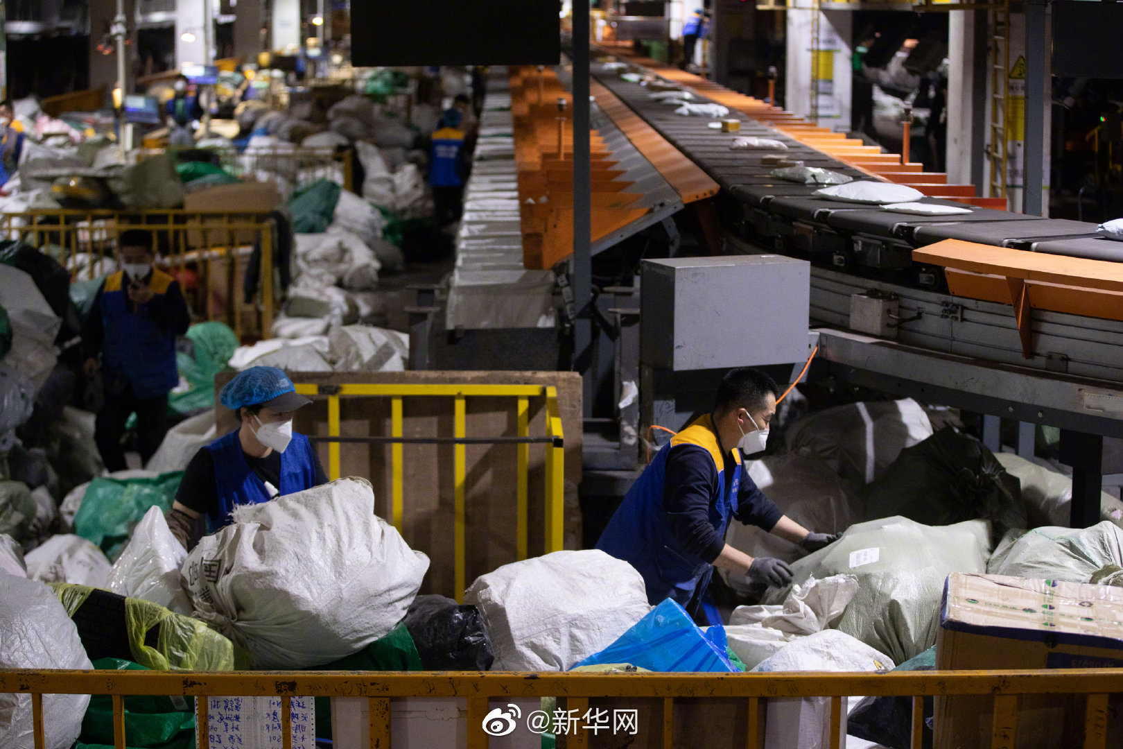 “双11”当天全国快递处理量达5.52亿件