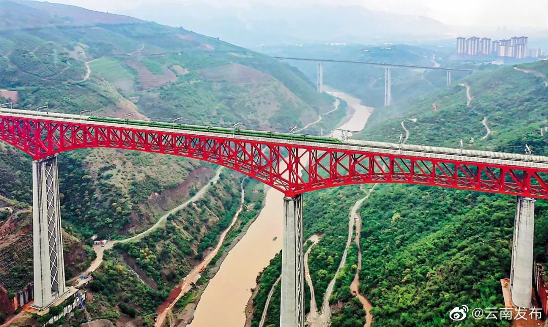 中老铁路开通运营一年货运交出亮眼成绩单