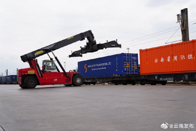 中老铁路运输货物突破1000万吨