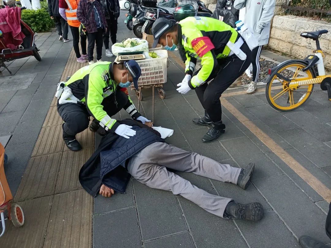 昆明交警