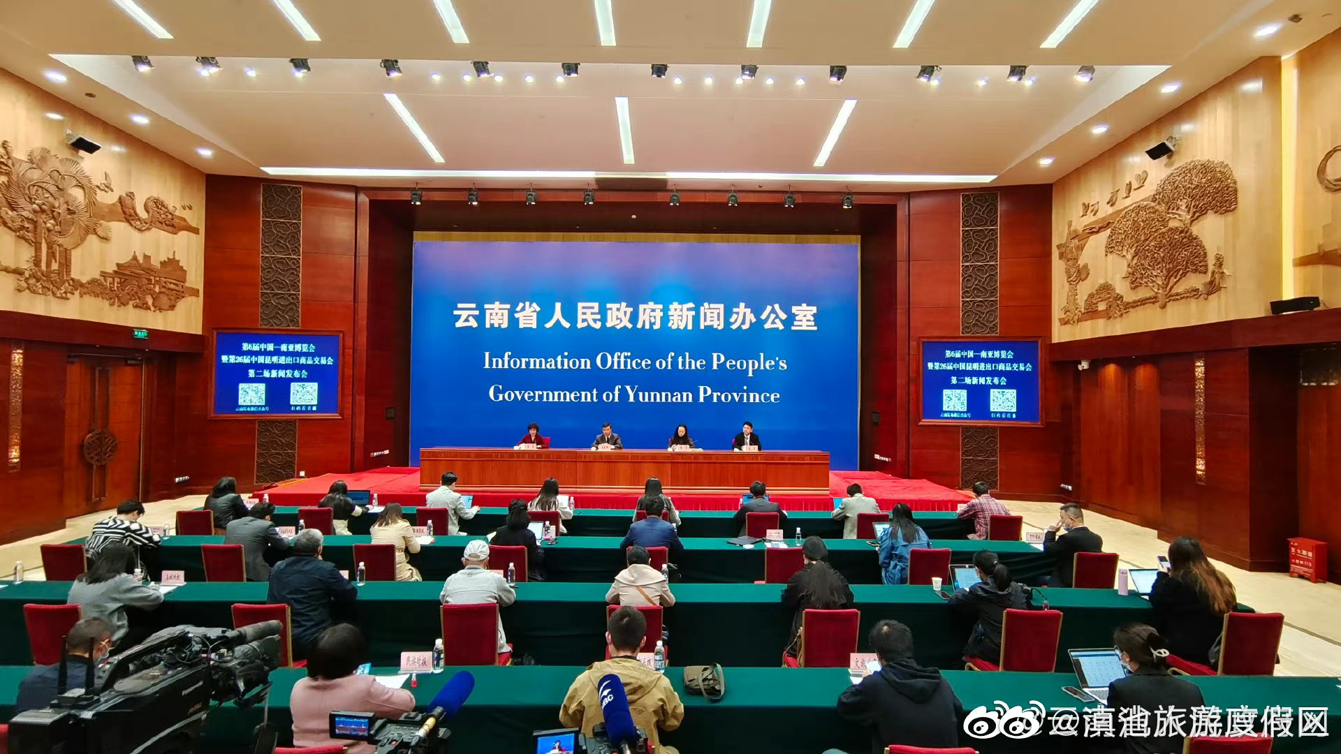 第6届南博会共设置13个展馆，其中专业展馆8个，占比超过60%