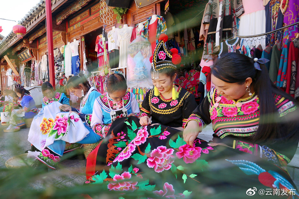 云南楚雄出台金融措施支持彝绣产业发展