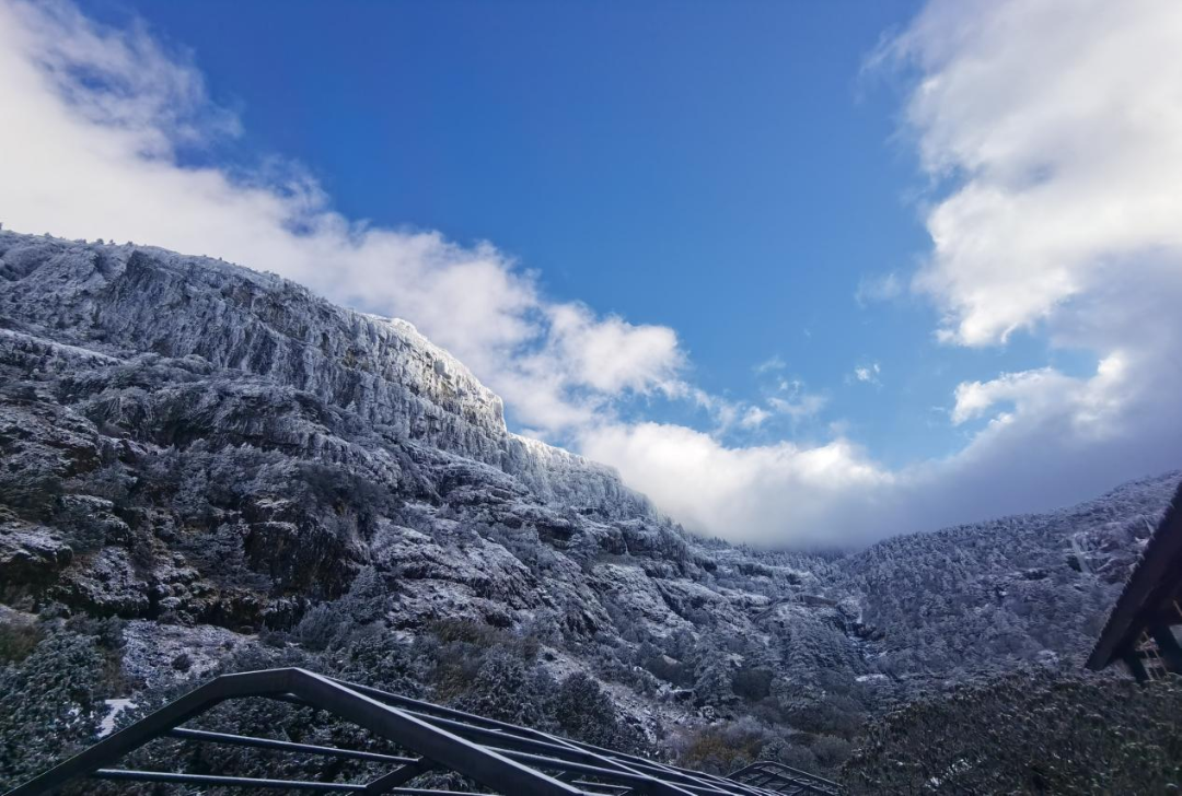 昆明轿子山旅游