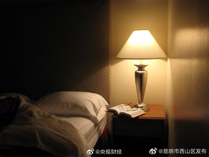 长期开灯睡容易变胖 长期开灯睡患癌风险增加