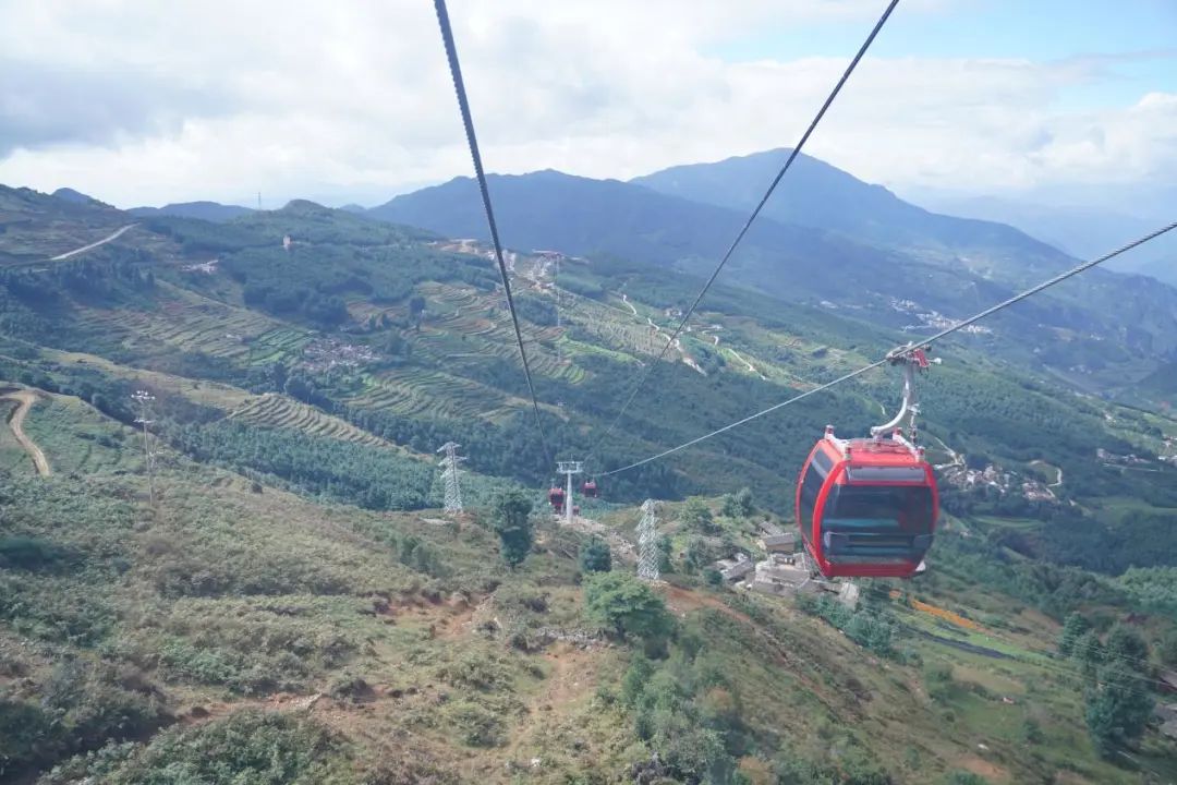 昆明轿子山旅游