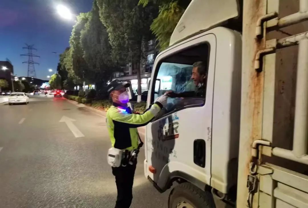 昆明交警