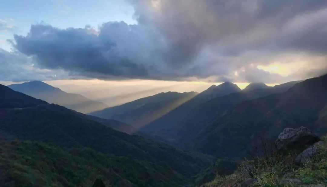 昆明轿子山旅游