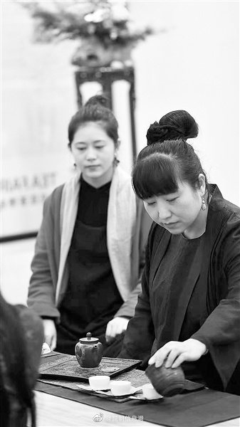 跨越时空的新年诗歌“茶会”